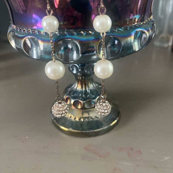 Elegant Pearl and Crystal Drop Earrings - Picture 1 of 3